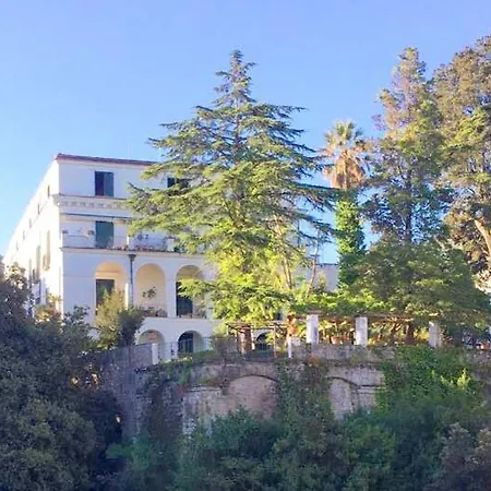 Casa Enzina Guest house